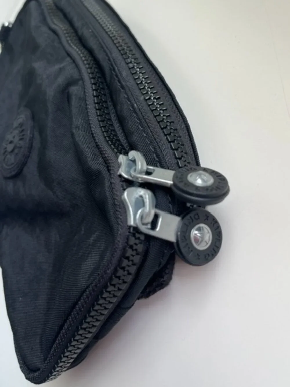 Like New! Kipling Chap Pencil Makeup Case in Black with Monkey Keychain - Picture 6 of 8